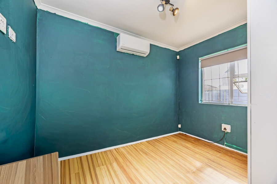 2 Bedroom Property for Sale in Windsor Park Estate Western Cape